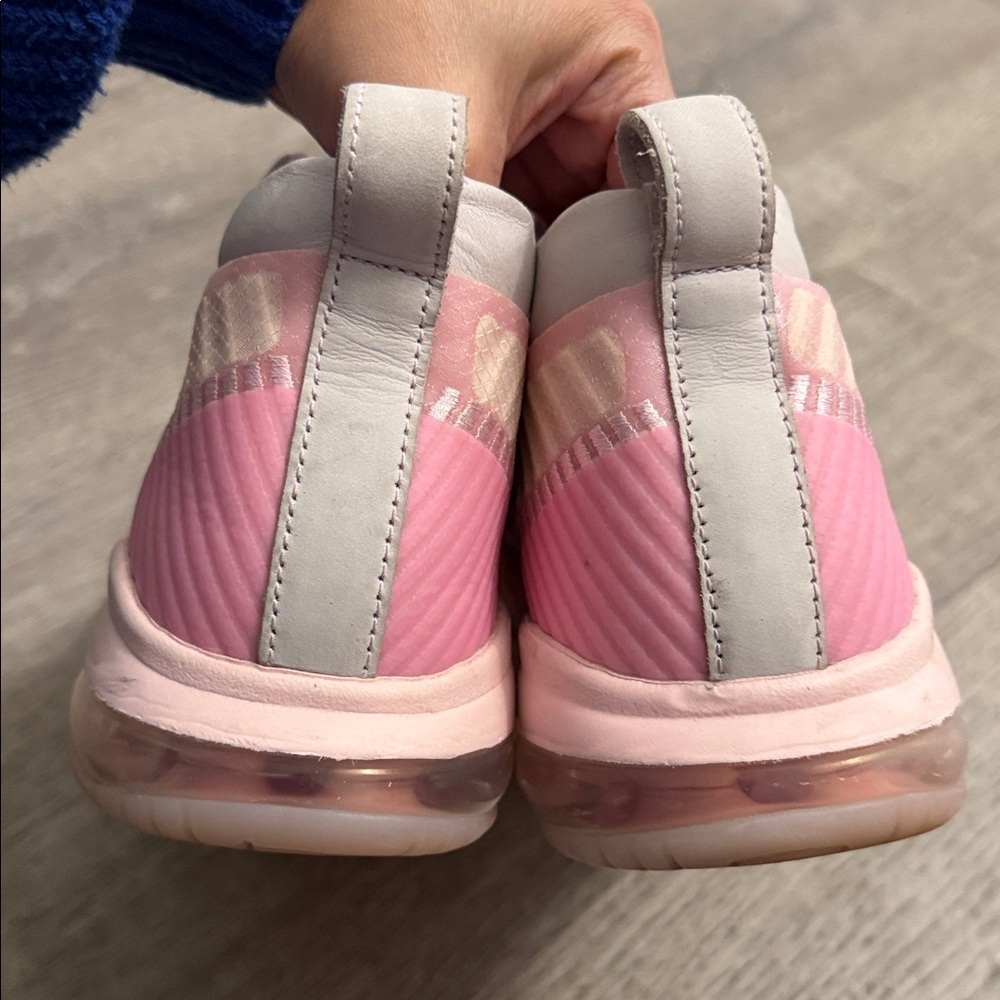 Nike LeBronx John Elliott Tulip Pink Sneakers AQ0114-600 size 9 - Picture 4 of 5